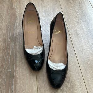 Christian Louboutin Simple Black Patent Leather Pumps (39.5)